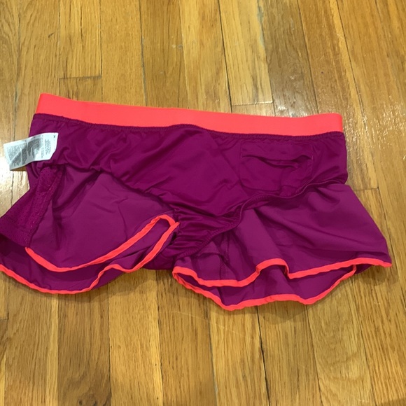 Reebok Women's Running Shorts, Size Medium - Picture 6 of 7